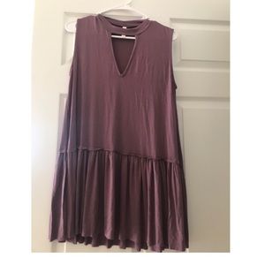 Sleeveless maroon tunic
